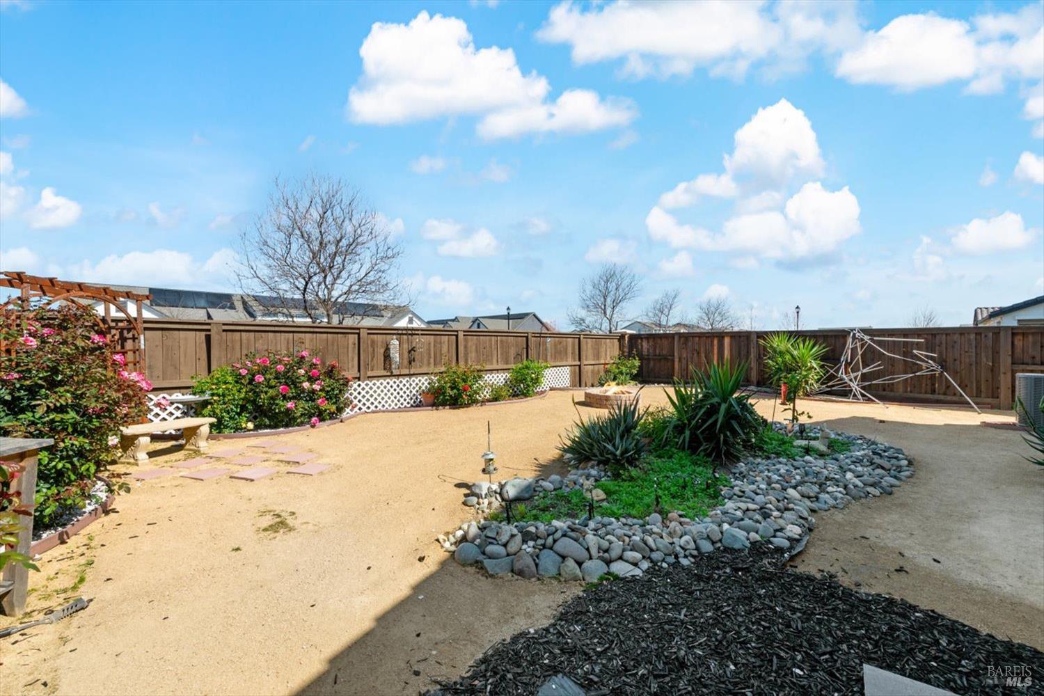 Detail Gallery Image 36 of 47 For 2130 Lark Way, Dixon,  CA 95620 - 3 Beds | 2 Baths