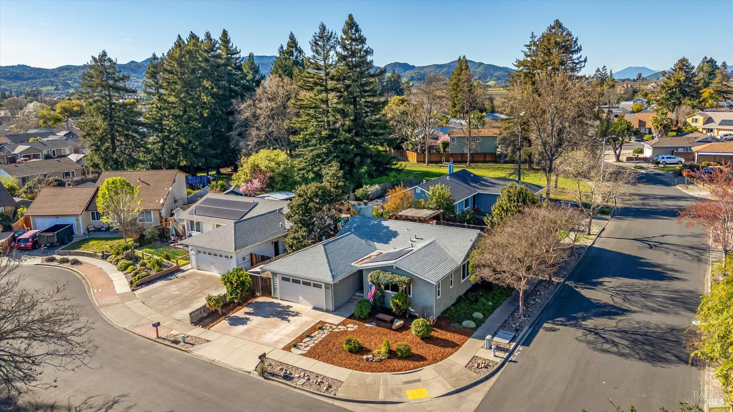 Detail Gallery Image 4 of 35 For 4423 Dove Ct, Napa,  CA 94558 - 3 Beds | 2 Baths