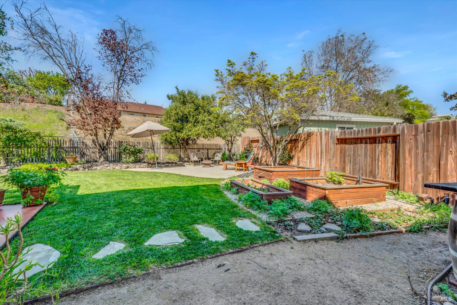 Detail Gallery Image 43 of 52 For 507 Union Ct, Benicia,  CA 94510 - 5 Beds | 3 Baths