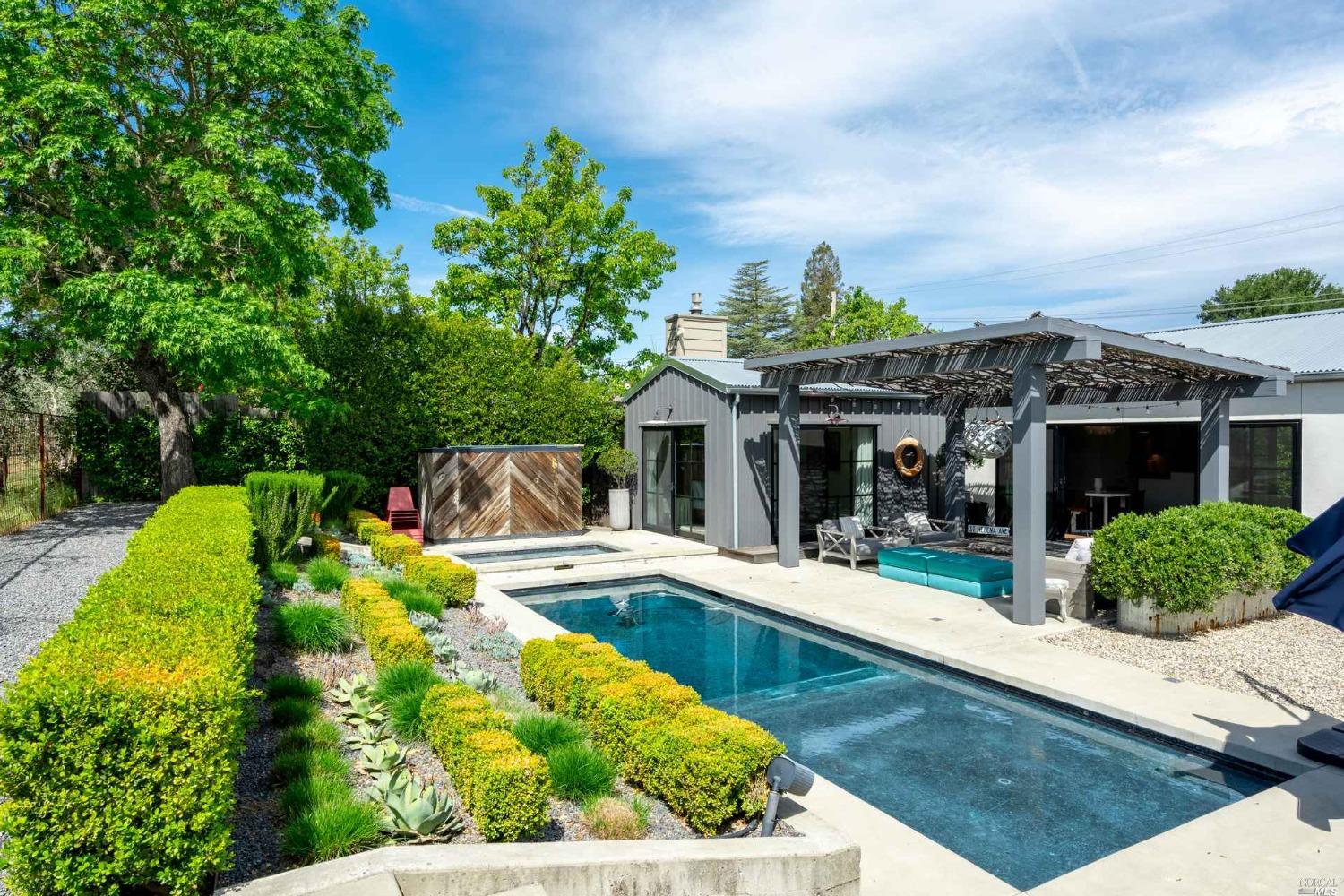 Detail Gallery Image 28 of 32 For 1005 Valley View St, Saint Helena,  CA 94574 - 2 Beds | 2/1 Baths