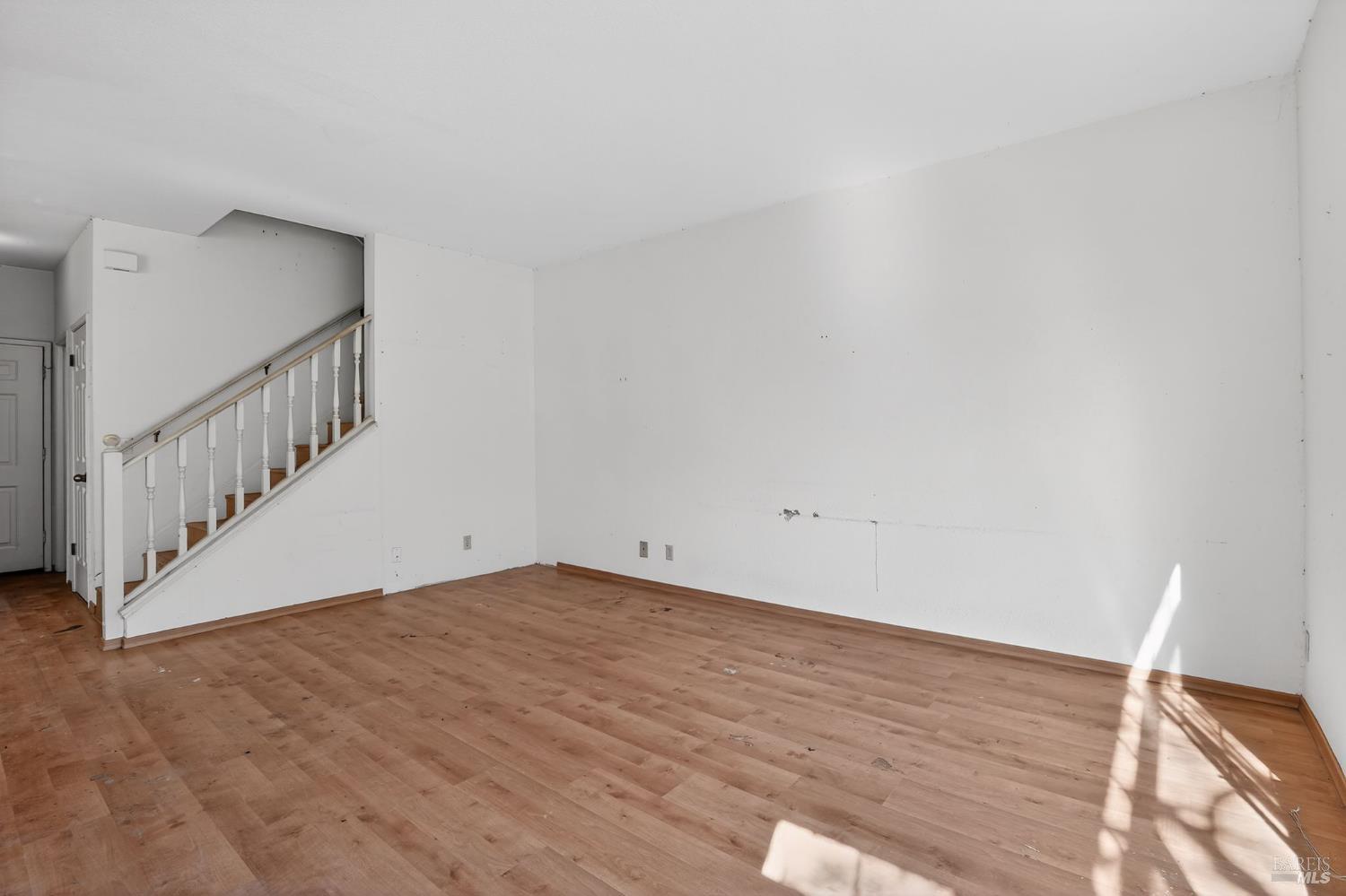 Detail Gallery Image 16 of 30 For 619 Commodore Dr, Richmond,  CA 94804 - 2 Beds | 2/1 Baths