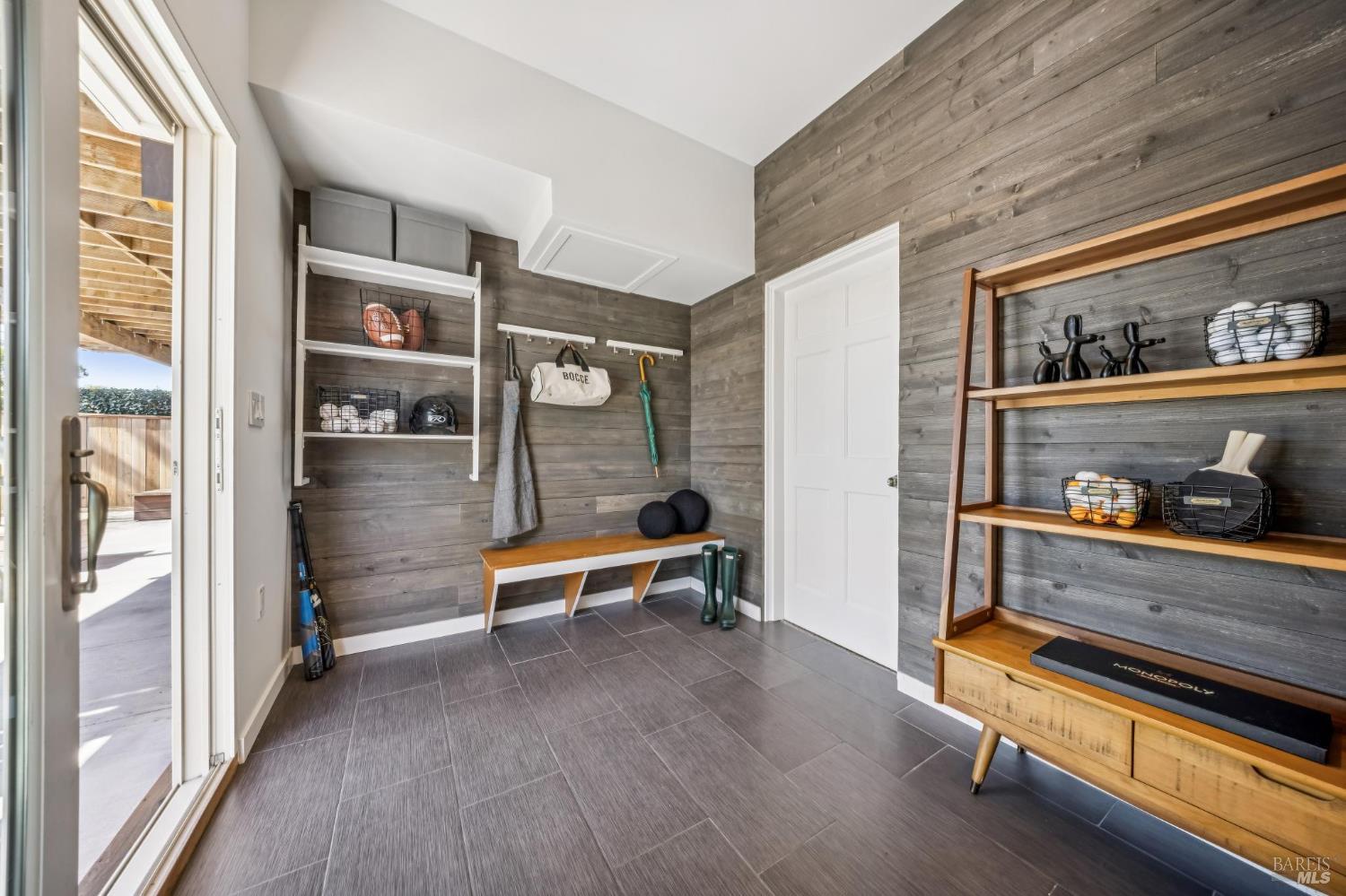 Detail Gallery Image 19 of 33 For 36 Bonnie Banks Way, San Rafael,  CA 94901 - 4 Beds | 3 Baths