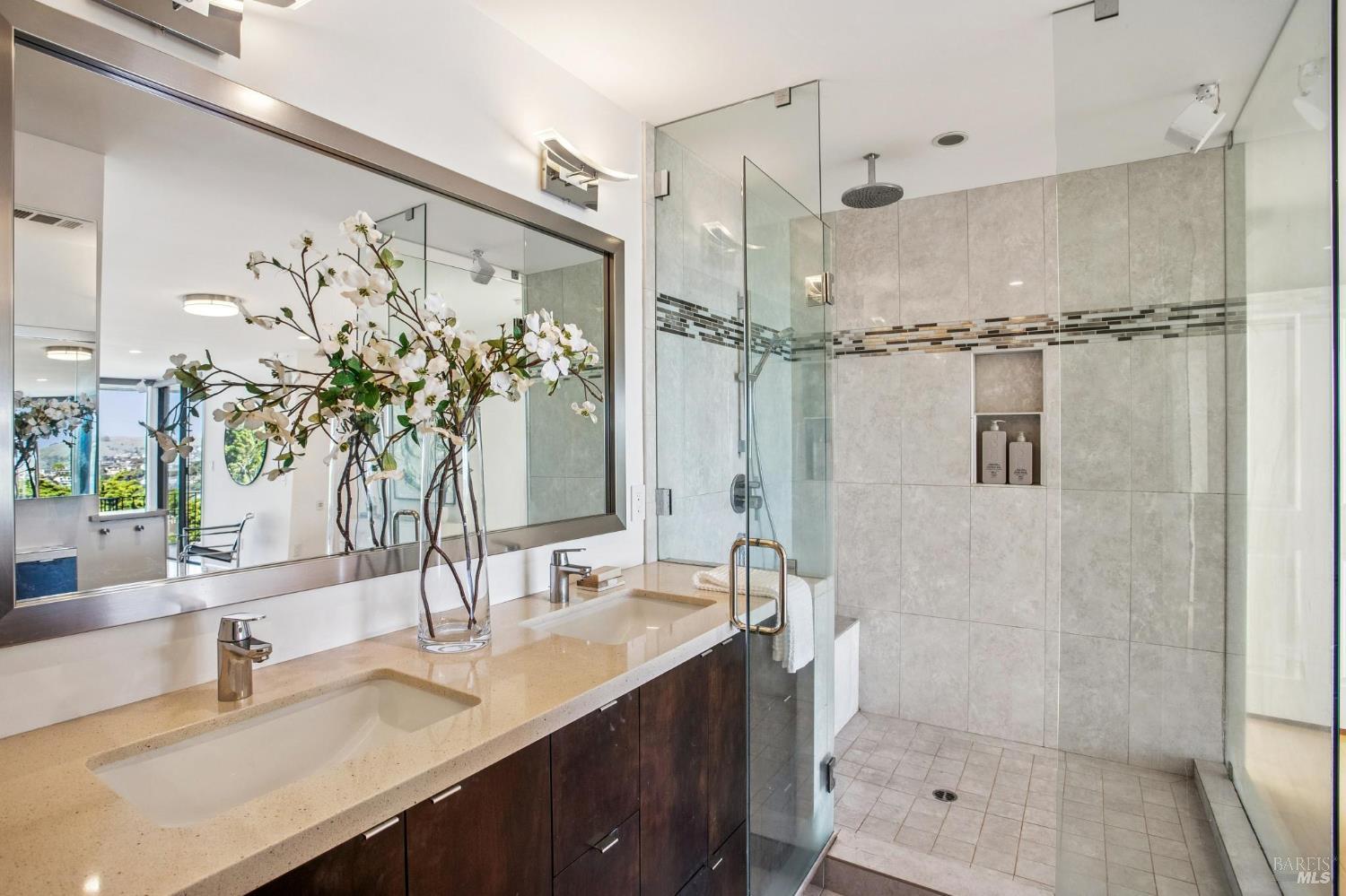 Detail Gallery Image 30 of 49 For 100 Eden Roc Dr, Sausalito,  CA 94965 - 4 Beds | 2 Baths