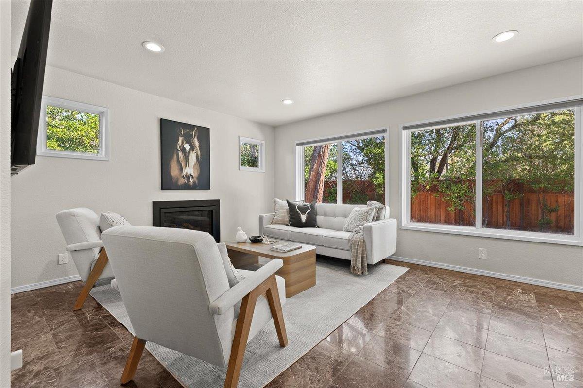 Detail Gallery Image 21 of 60 For 9524 Sheffield St, Windsor,  CA 95492 - 4 Beds | 3 Baths