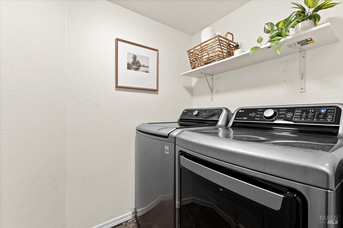 Detail Gallery Image 28 of 60 For 9524 Sheffield St, Windsor,  CA 95492 - 4 Beds | 3 Baths