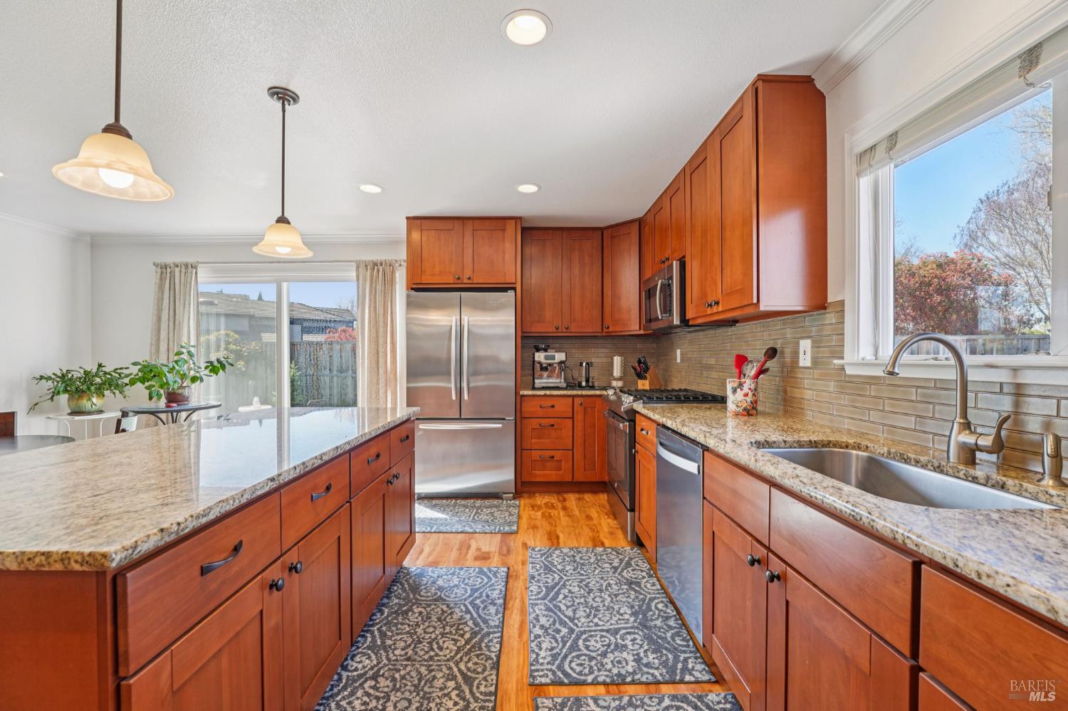 Detail Gallery Image 12 of 37 For 719 Hackberry Ct, Windsor,  CA 95492 - 3 Beds | 2 Baths