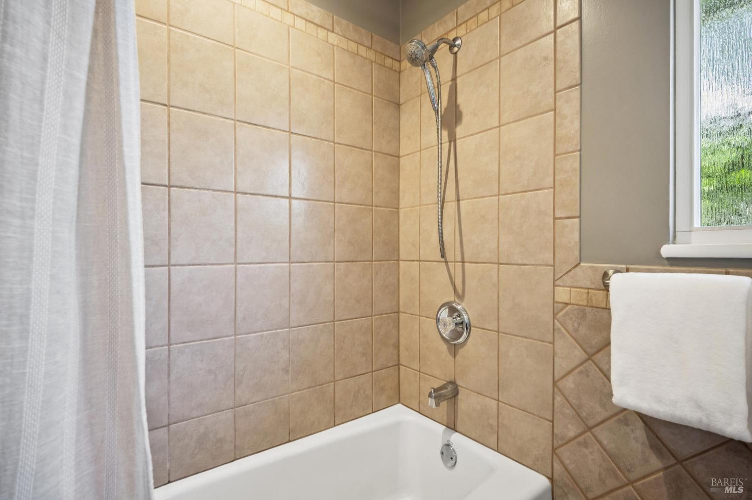 Detail Gallery Image 47 of 81 For 212 Blackstone Dr, San Rafael,  CA 94903 - 3 Beds | 2 Baths