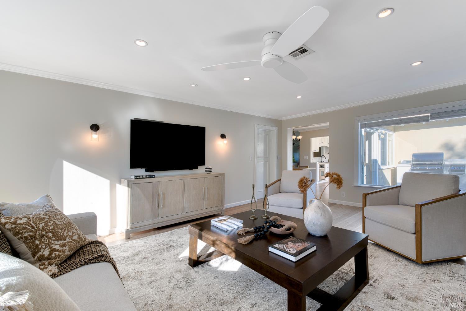 Detail Gallery Image 7 of 47 For 237 Alameda De La Loma Unkn, Novato,  CA 94949 - 3 Beds | 3 Baths