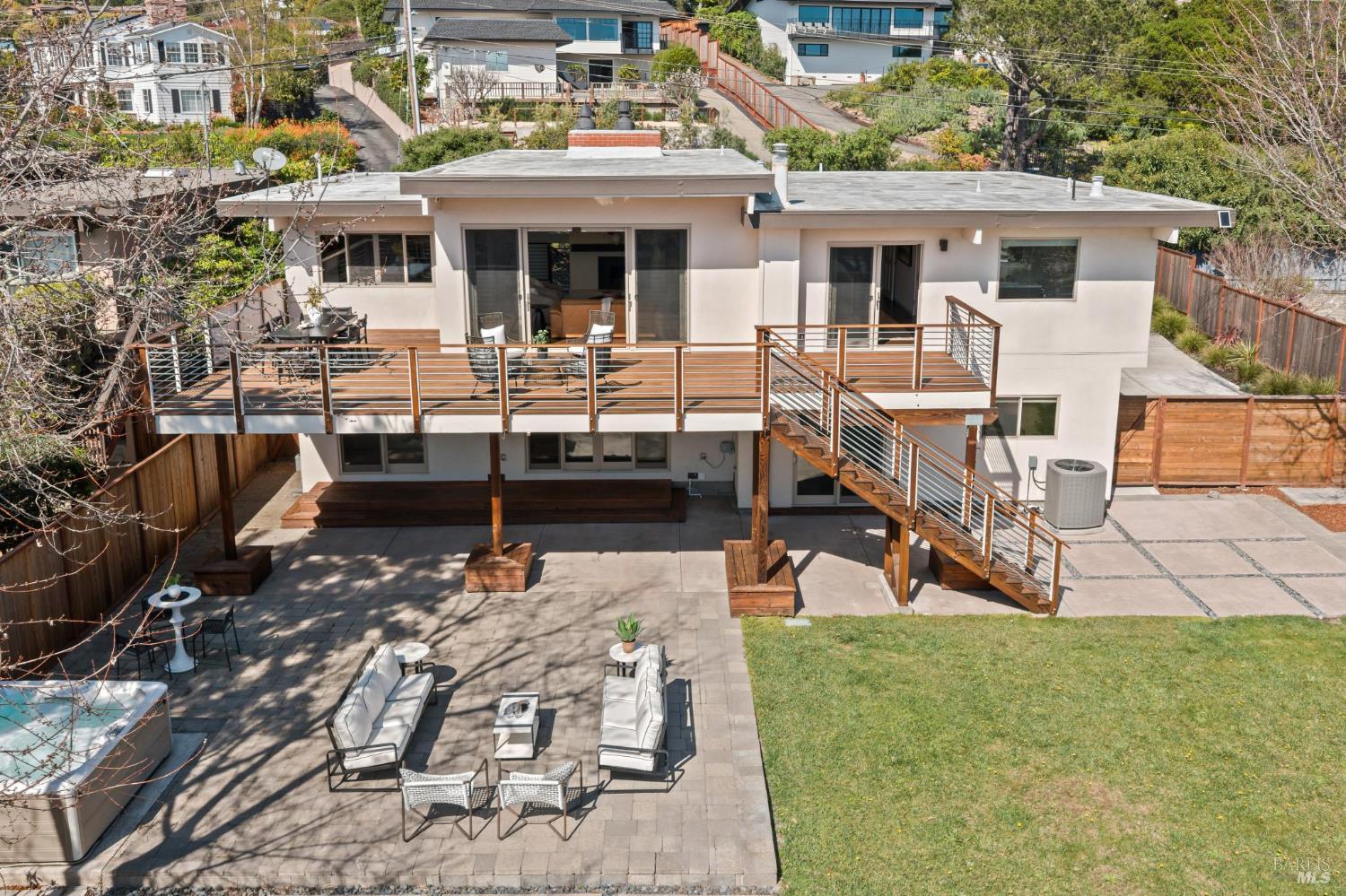 Detail Gallery Image 25 of 33 For 36 Bonnie Banks Way, San Rafael,  CA 94901 - 4 Beds | 3 Baths