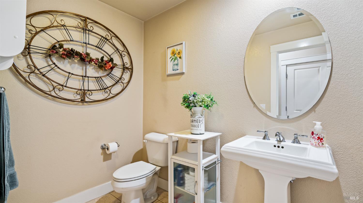 Detail Gallery Image 16 of 34 For 112 Zinfandel Ct, Cloverdale,  CA 95425 - 4 Beds | 2/1 Baths