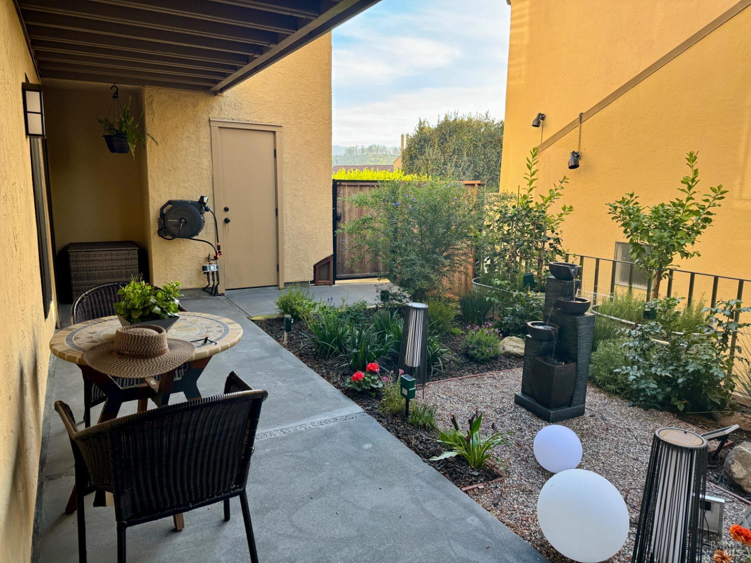 Detail Gallery Image 20 of 33 For 100 Marin Center Dr #31,  San Rafael,  CA 94903 - 2 Beds | 2 Baths