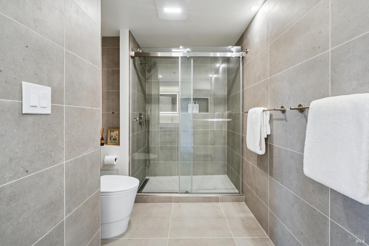 Detail Gallery Image 18 of 38 For 6363 Christie Ave #2627,  Emeryville,  CA 94608 - 2 Beds | 2 Baths