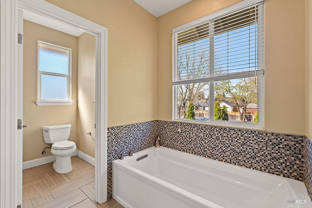 Detail Gallery Image 27 of 45 For 125 Anish Way, Windsor,  CA 95492 - 4 Beds | 3/1 Baths