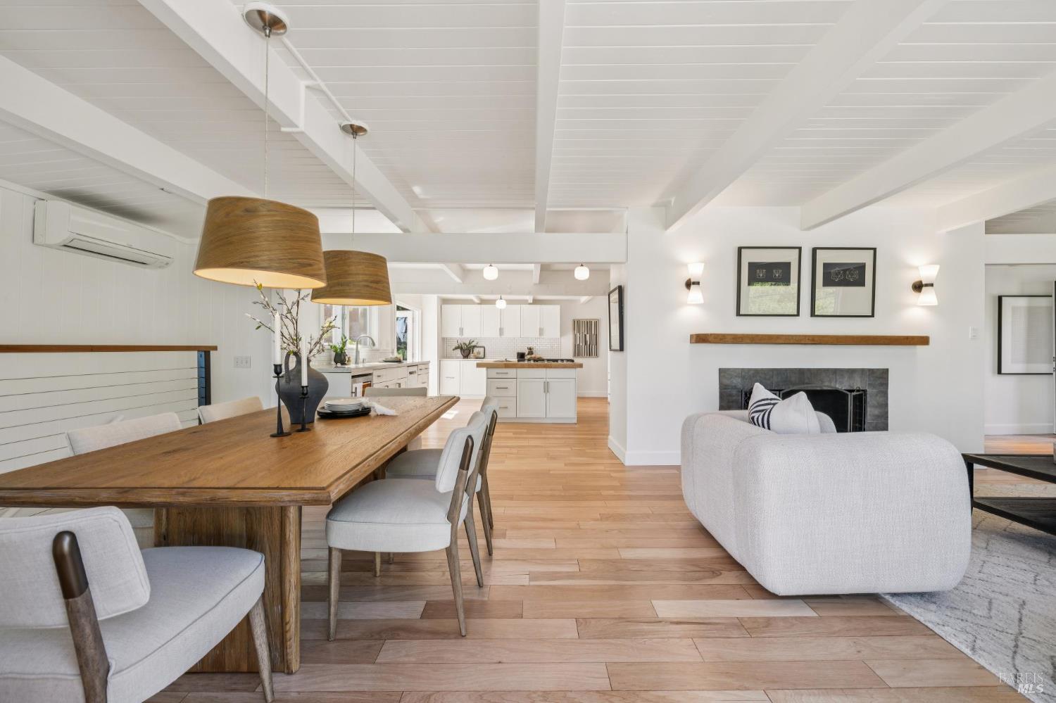 Detail Gallery Image 13 of 70 For 67 Oak Springs Dr, San Anselmo,  CA 94960 - 5 Beds | 4/1 Baths