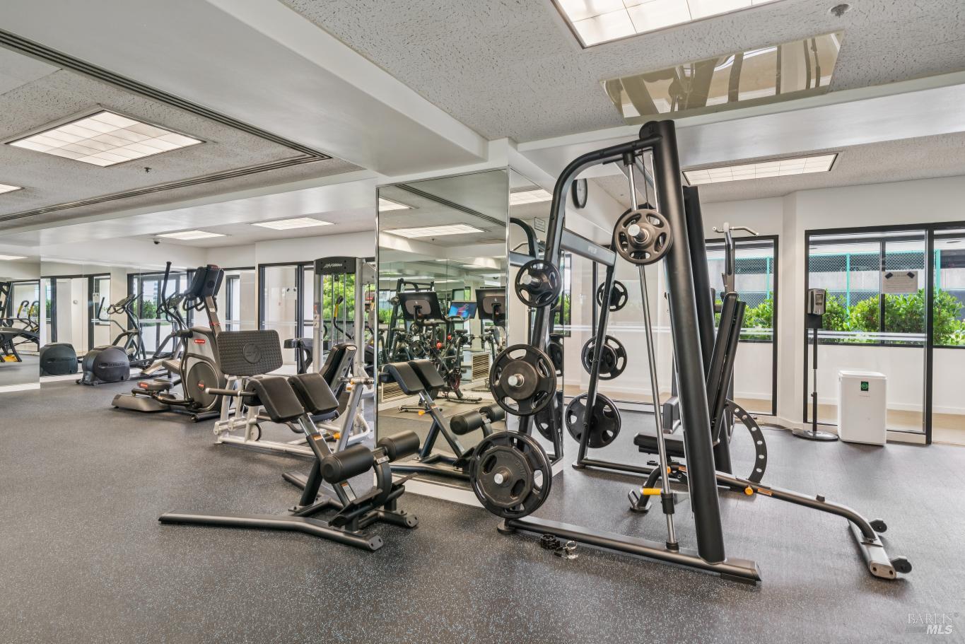 Detail Gallery Image 30 of 38 For 6363 Christie Ave #2627,  Emeryville,  CA 94608 - 2 Beds | 2 Baths