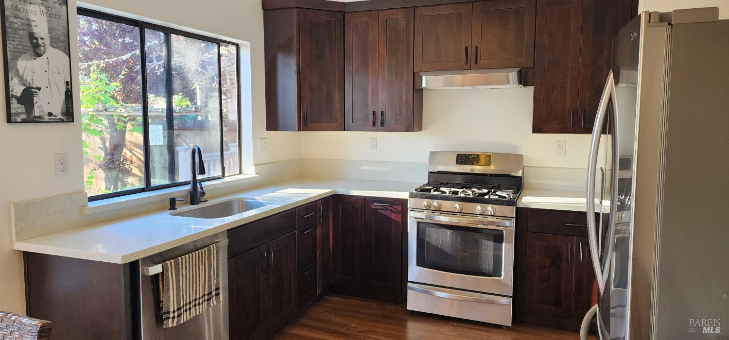 Detail Gallery Image 7 of 44 For 2350 Elliott Dr, American Canyon,  CA 94503 - 4 Beds | 3 Baths