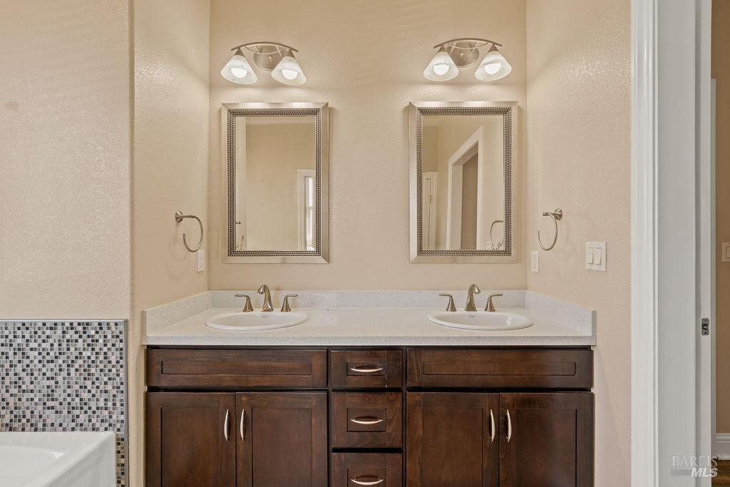 Detail Gallery Image 26 of 45 For 125 Anish Way, Windsor,  CA 95492 - 4 Beds | 3/1 Baths