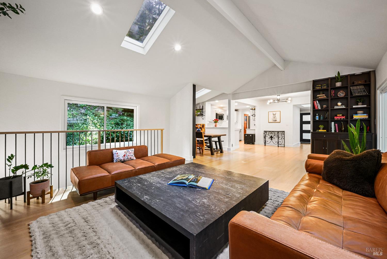 Detail Gallery Image 10 of 59 For 16 Iron Springs Rd, Fairfax,  CA 94930 - 4 Beds | 2 Baths