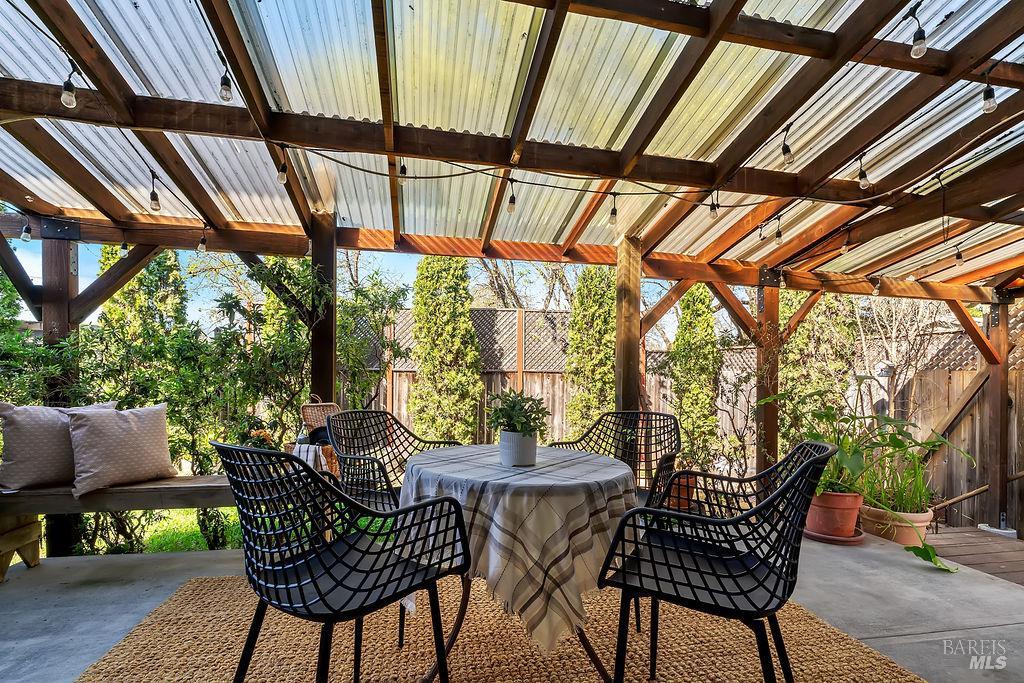 Detail Gallery Image 35 of 45 For 125 Anish Way, Windsor,  CA 95492 - 4 Beds | 3/1 Baths