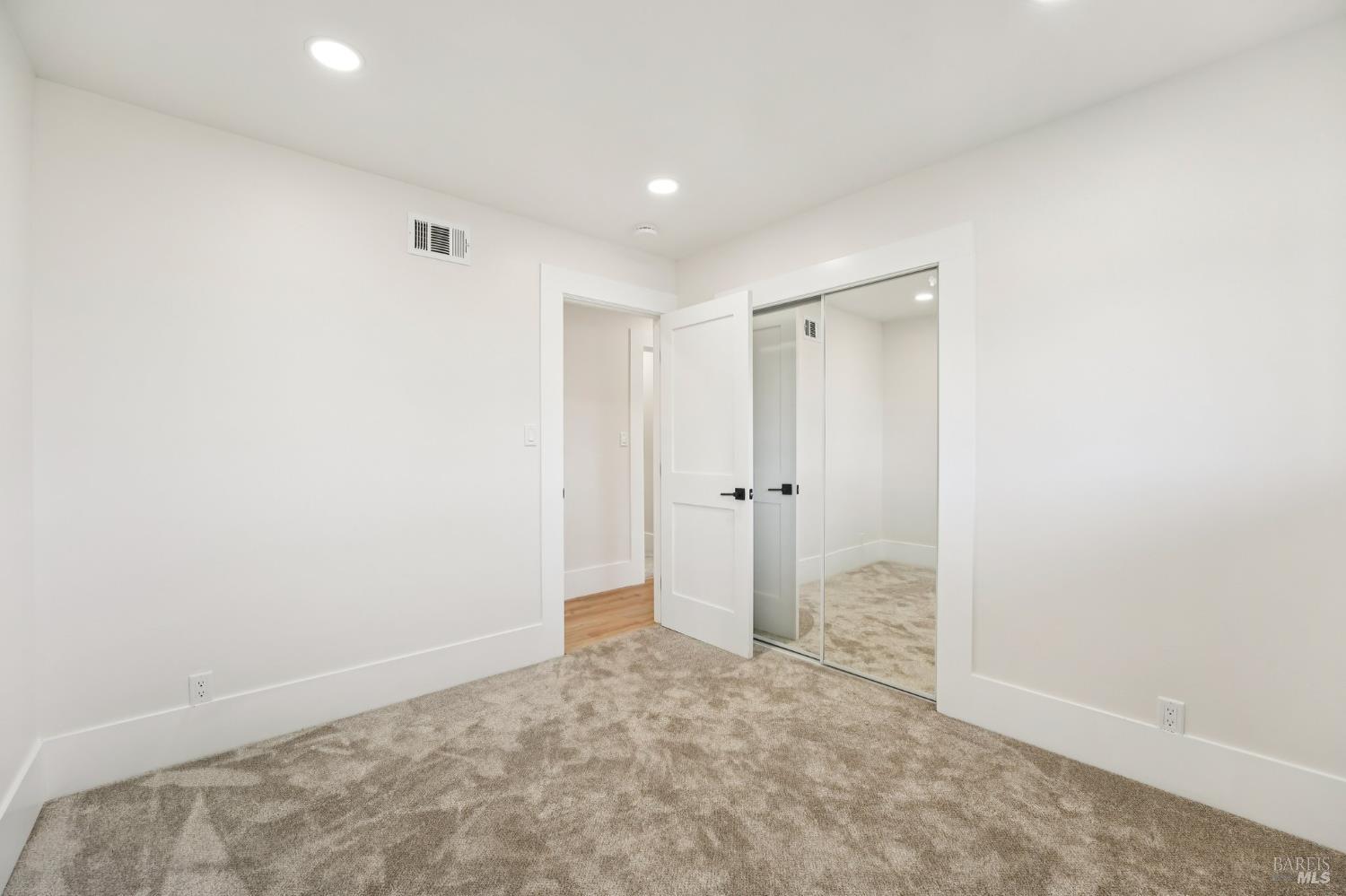 Detail Gallery Image 30 of 49 For 1662 Glazier Dr, Concord,  CA 94521 - 3 Beds | 2 Baths