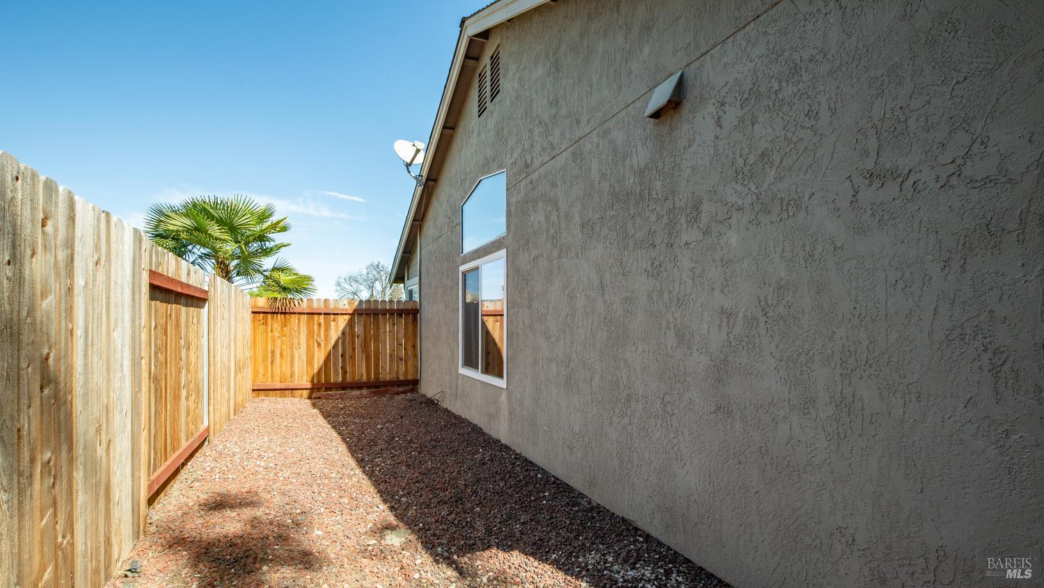 Detail Gallery Image 42 of 68 For 202 Songbird Ct, Vacaville,  CA 95687 - 4 Beds | 3 Baths