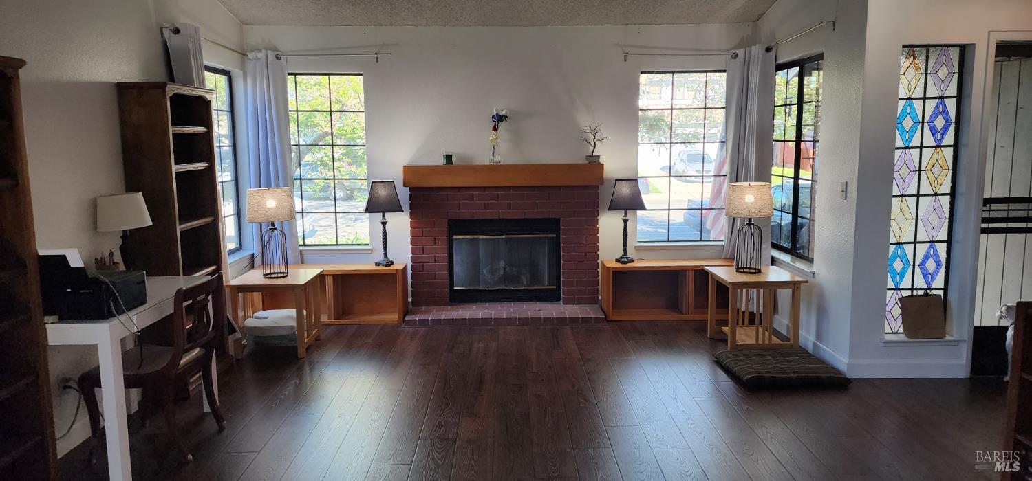 Detail Gallery Image 5 of 44 For 2350 Elliott Dr, American Canyon,  CA 94503 - 4 Beds | 3 Baths