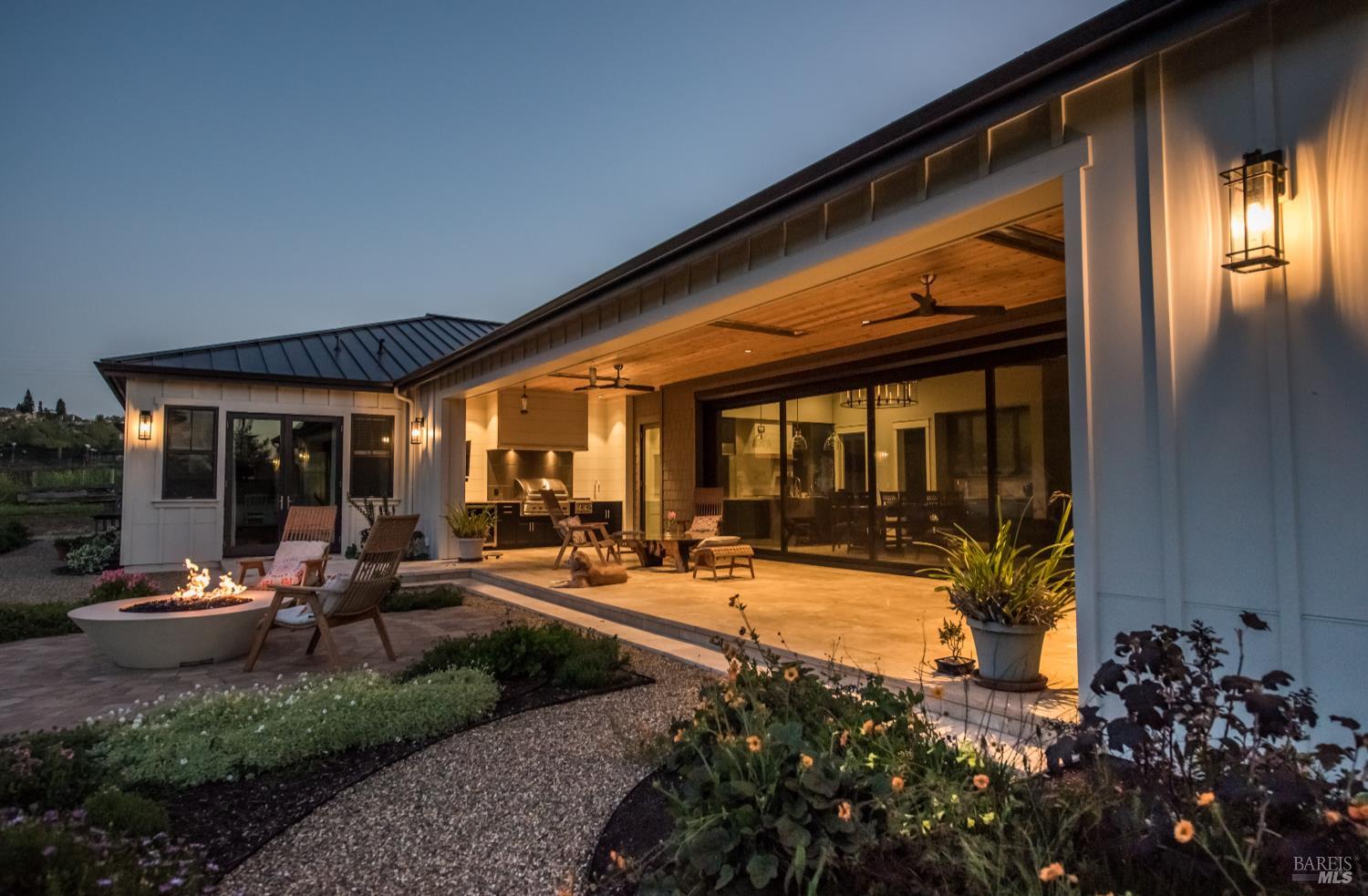 Detail Gallery Image 69 of 93 For 3932 Silver Fox Ct, Santa Rosa,  CA 95403 - 4 Beds | 4/1 Baths