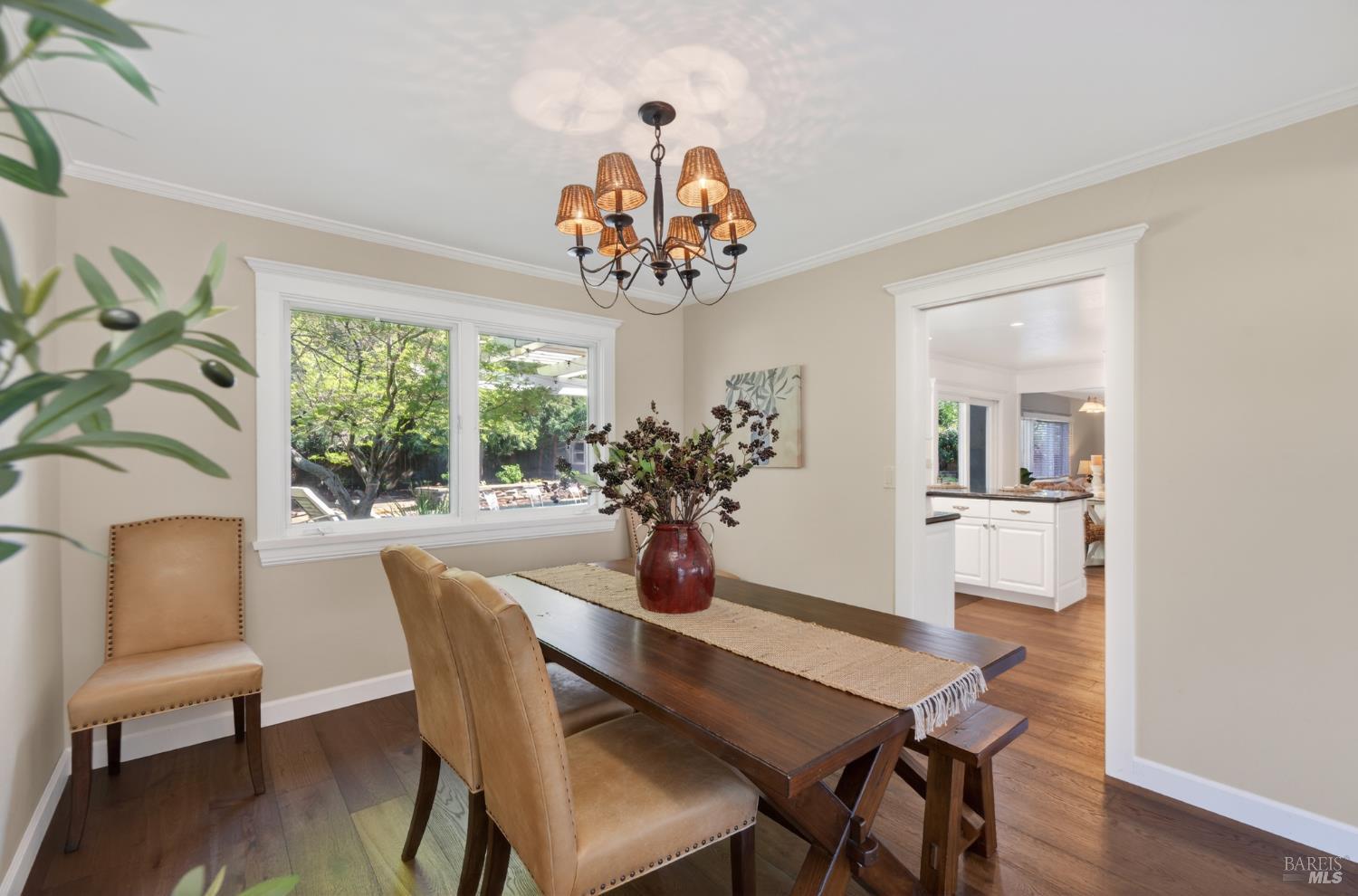 Detail Gallery Image 12 of 68 For 3932 Montrose St, Napa,  CA 94558 - 4 Beds | 2/1 Baths