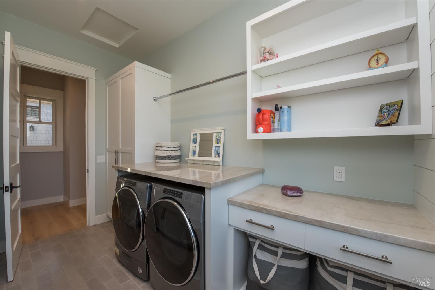 Detail Gallery Image 56 of 93 For 3932 Silver Fox Ct, Santa Rosa,  CA 95403 - 4 Beds | 4/1 Baths