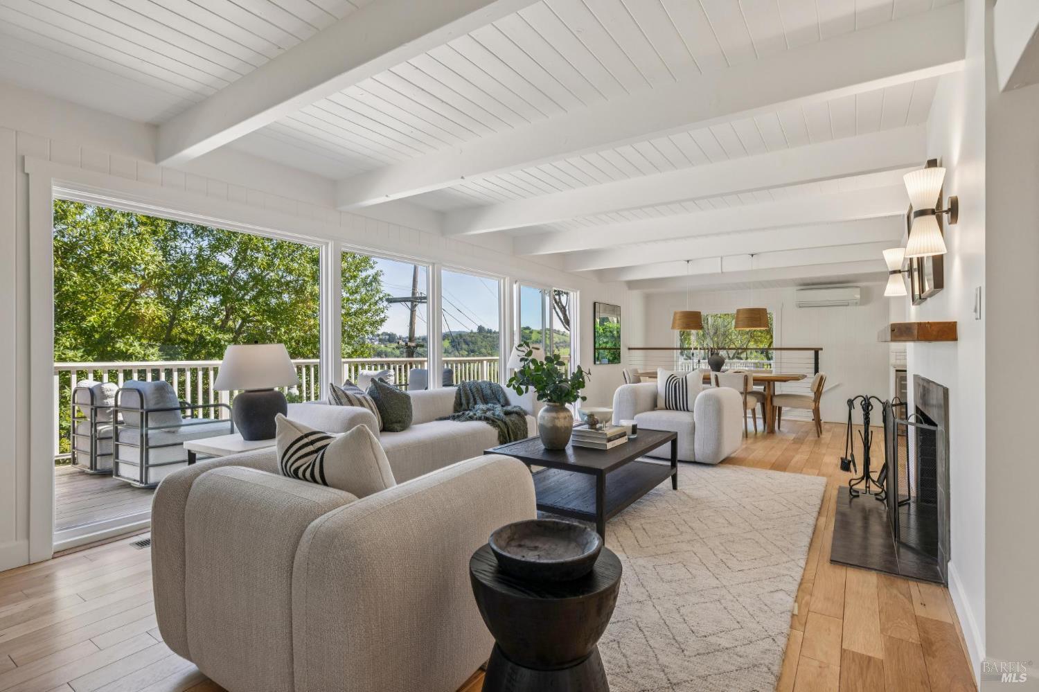 Detail Gallery Image 5 of 70 For 67 Oak Springs Dr, San Anselmo,  CA 94960 - 5 Beds | 4/1 Baths