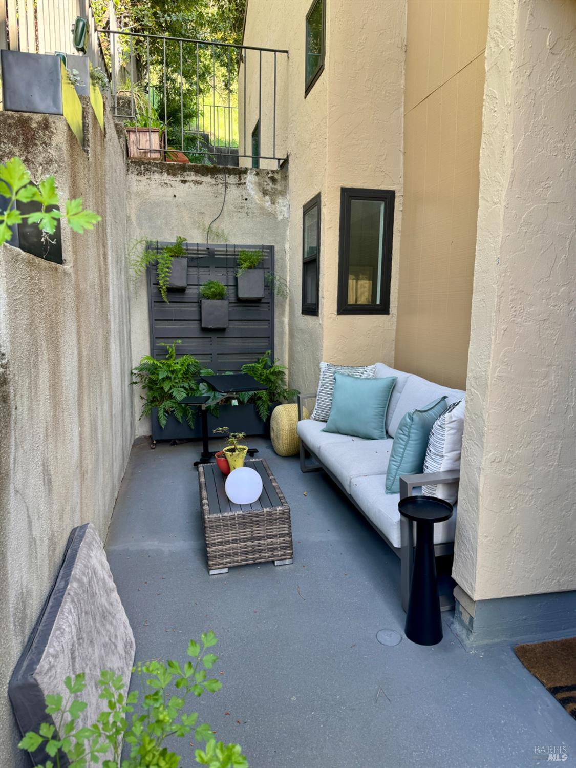 Detail Gallery Image 23 of 33 For 100 Marin Center Dr #31,  San Rafael,  CA 94903 - 2 Beds | 2 Baths