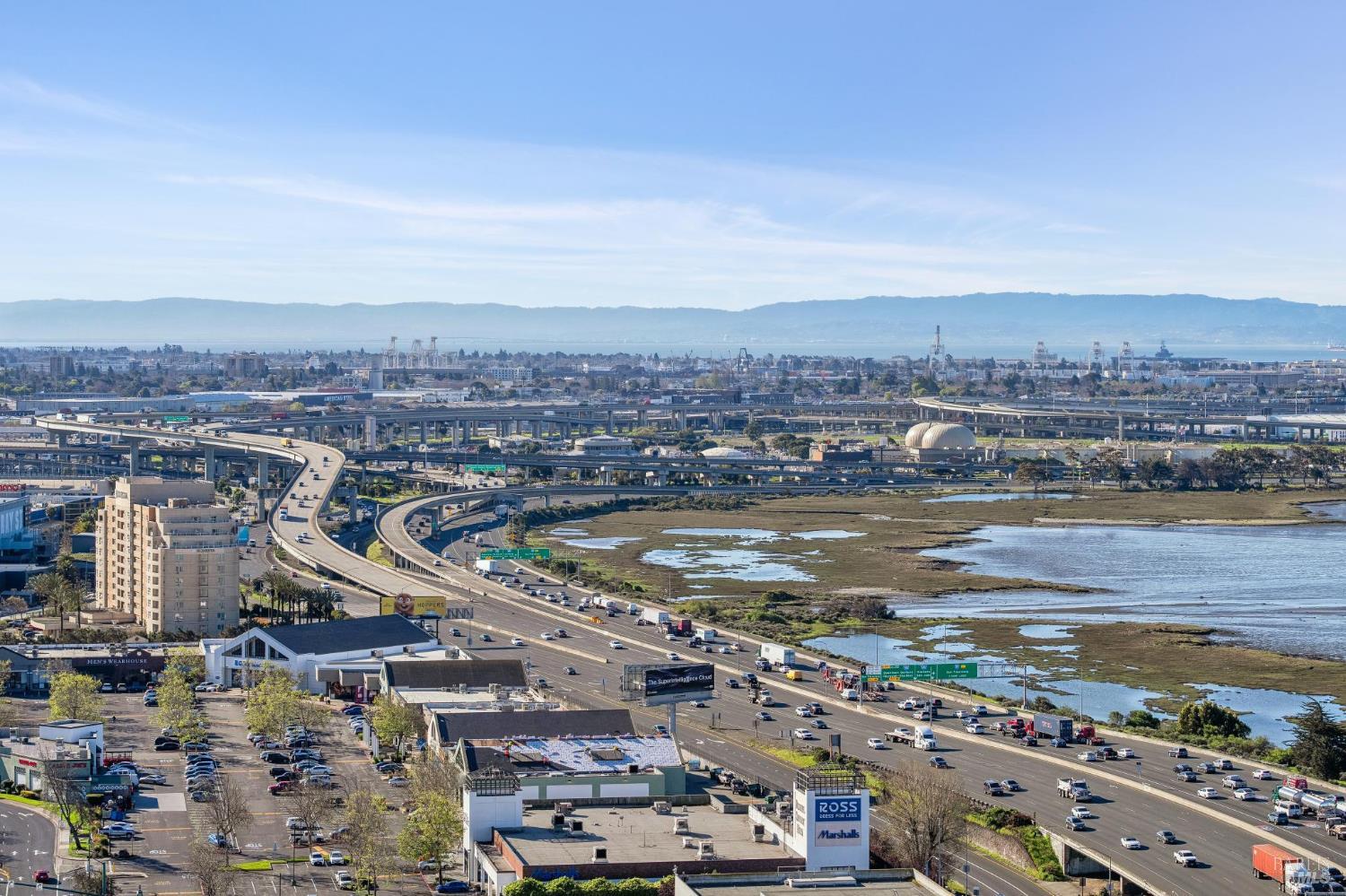 Detail Gallery Image 25 of 38 For 6363 Christie Ave #2627,  Emeryville,  CA 94608 - 2 Beds | 2 Baths
