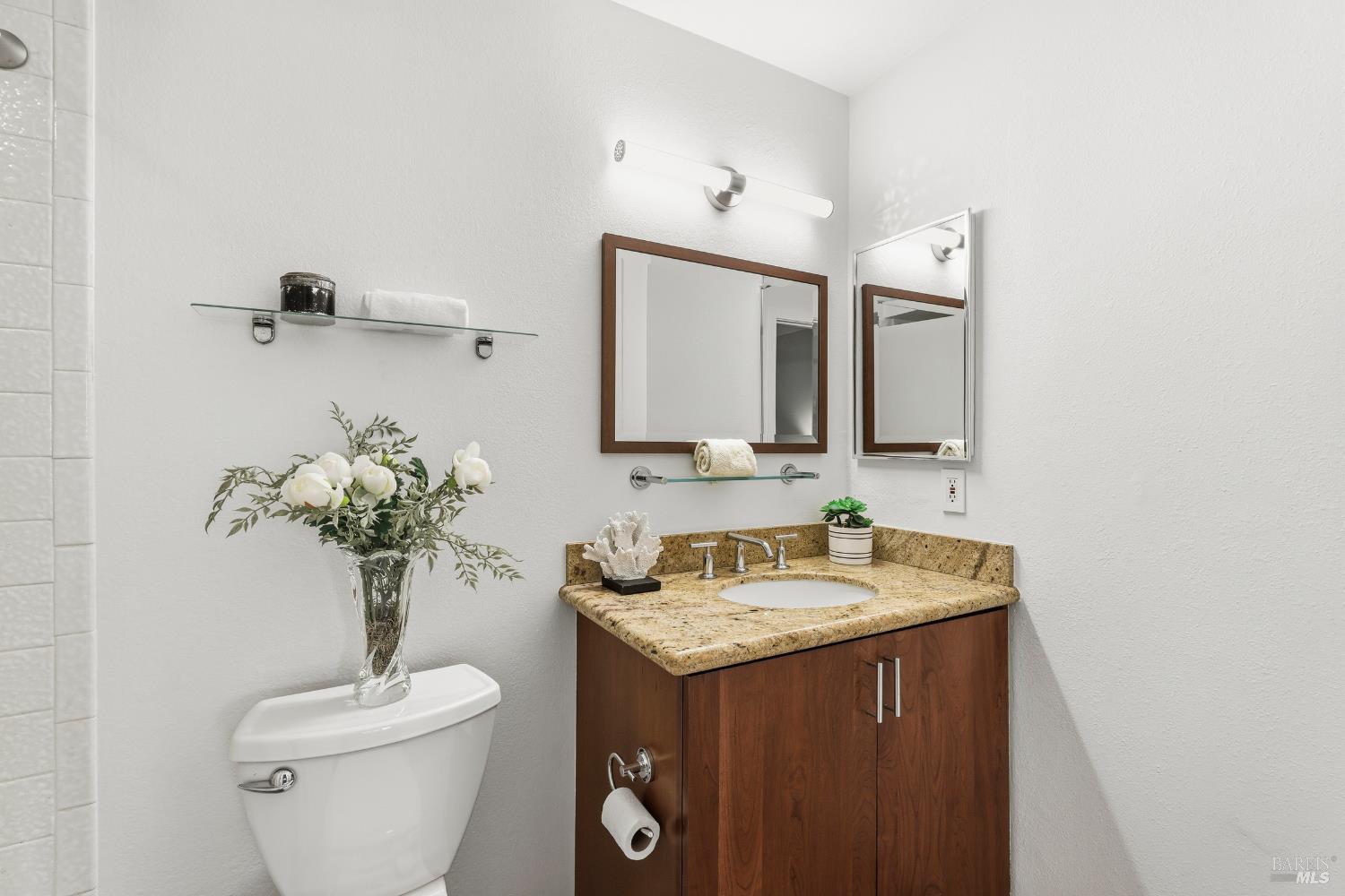 Detail Gallery Image 18 of 33 For 62 Cypress Pl, Sausalito,  CA 94965 - 2 Beds | 2 Baths