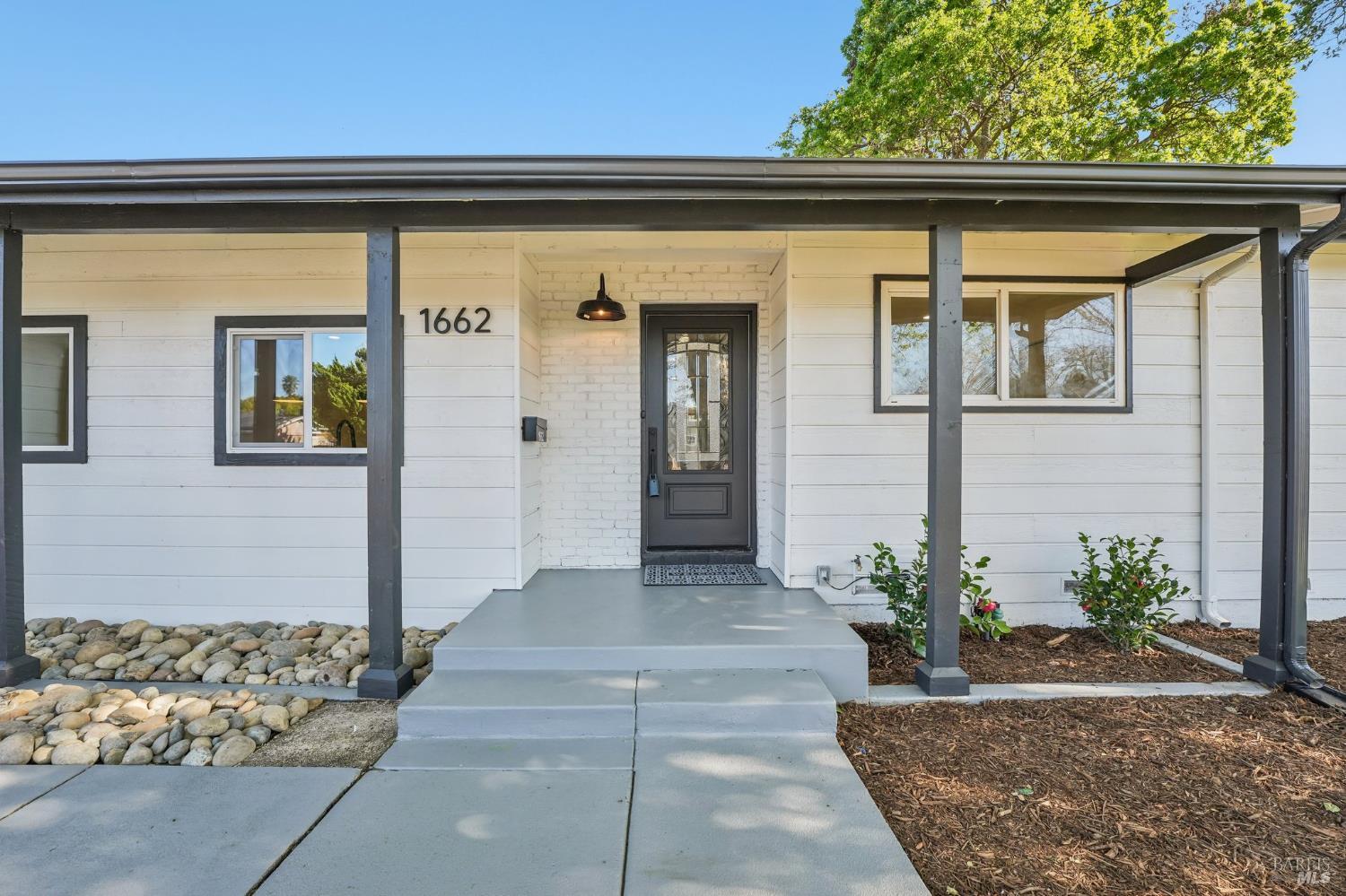 Detail Gallery Image 7 of 49 For 1662 Glazier Dr, Concord,  CA 94521 - 3 Beds | 2 Baths