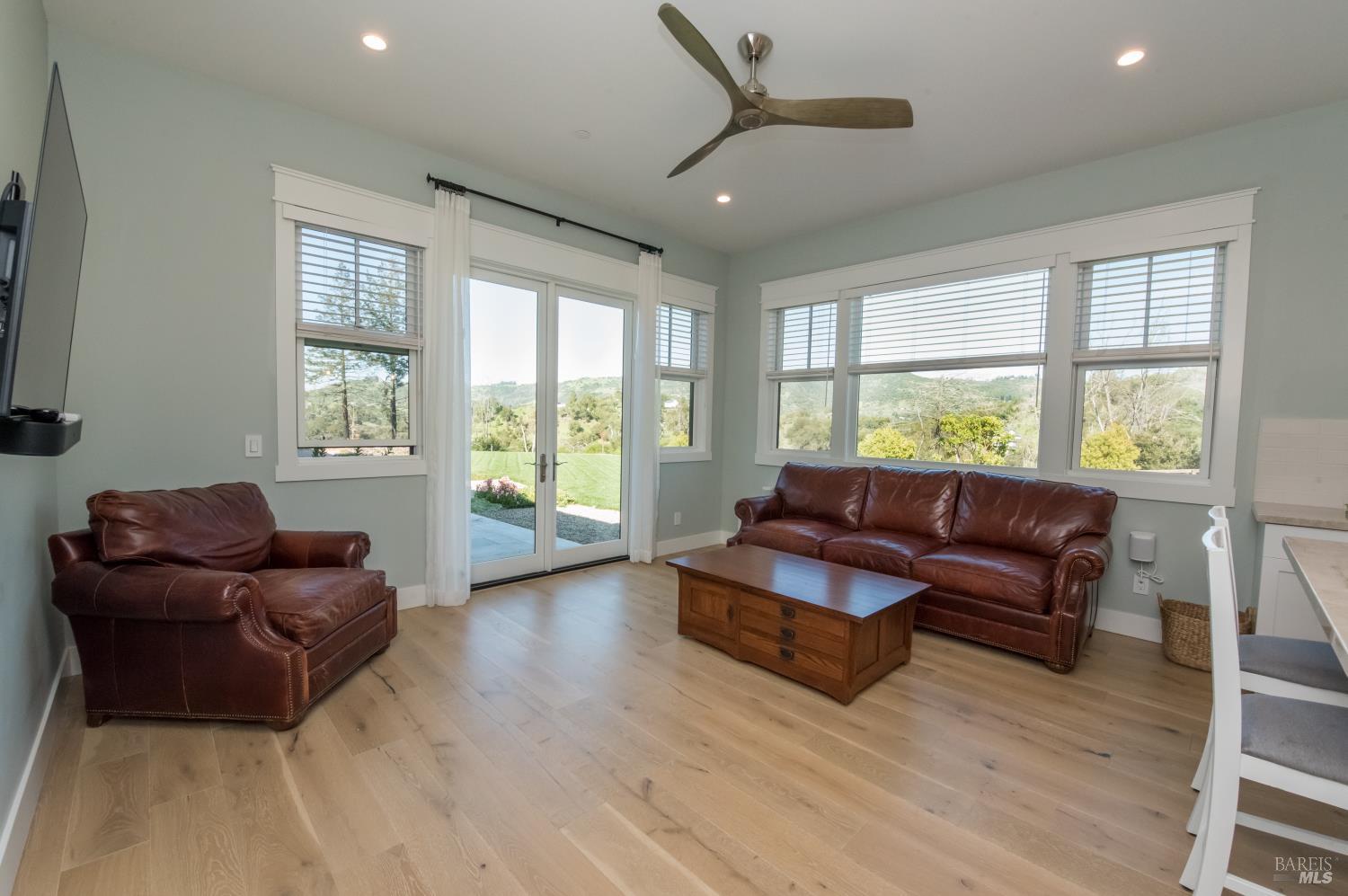 Detail Gallery Image 74 of 93 For 3932 Silver Fox Ct, Santa Rosa,  CA 95403 - 4 Beds | 4/1 Baths