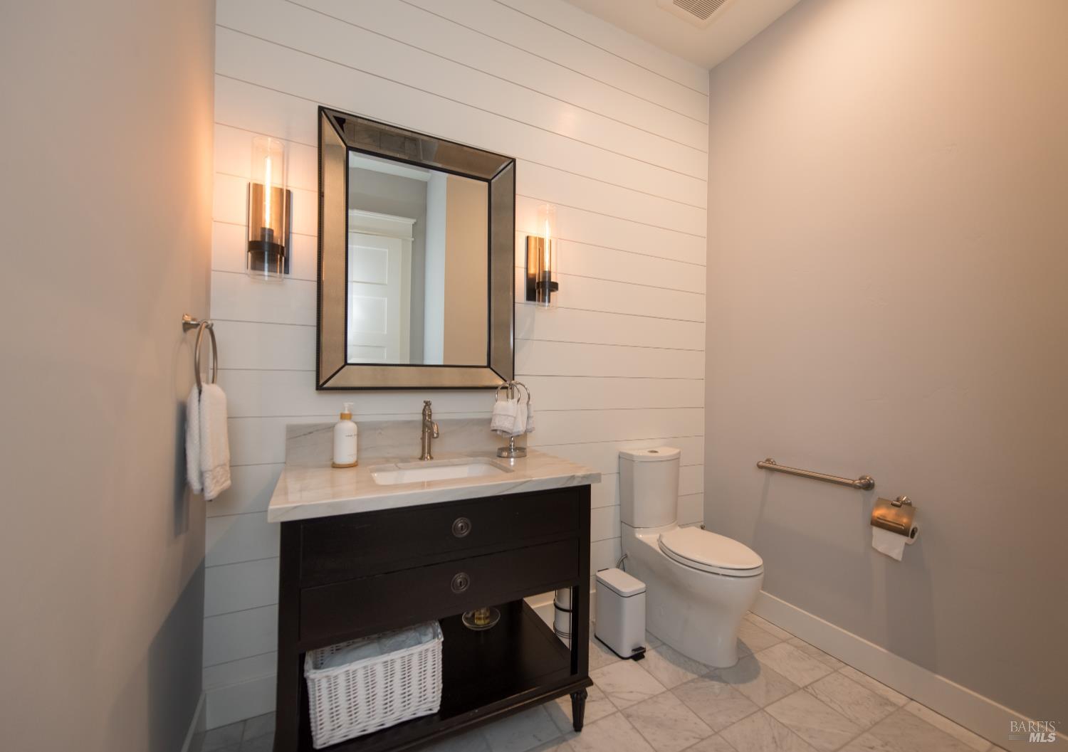 Detail Gallery Image 57 of 93 For 3932 Silver Fox Ct, Santa Rosa,  CA 95403 - 4 Beds | 4/1 Baths