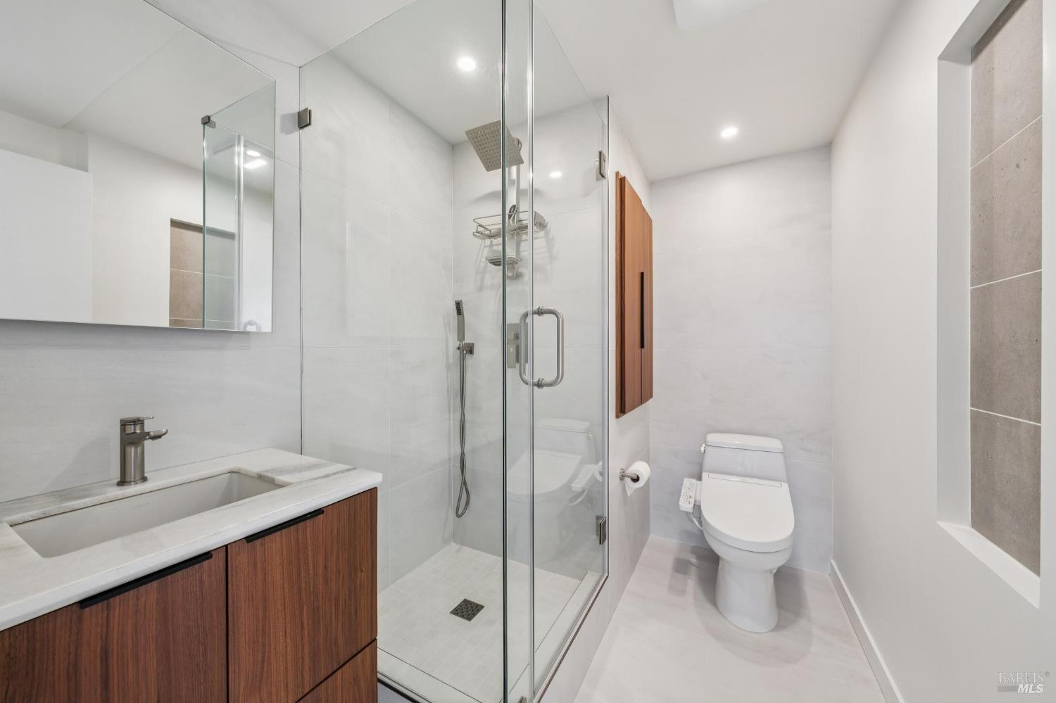 Detail Gallery Image 13 of 38 For 6363 Christie Ave #2627,  Emeryville,  CA 94608 - 2 Beds | 2 Baths