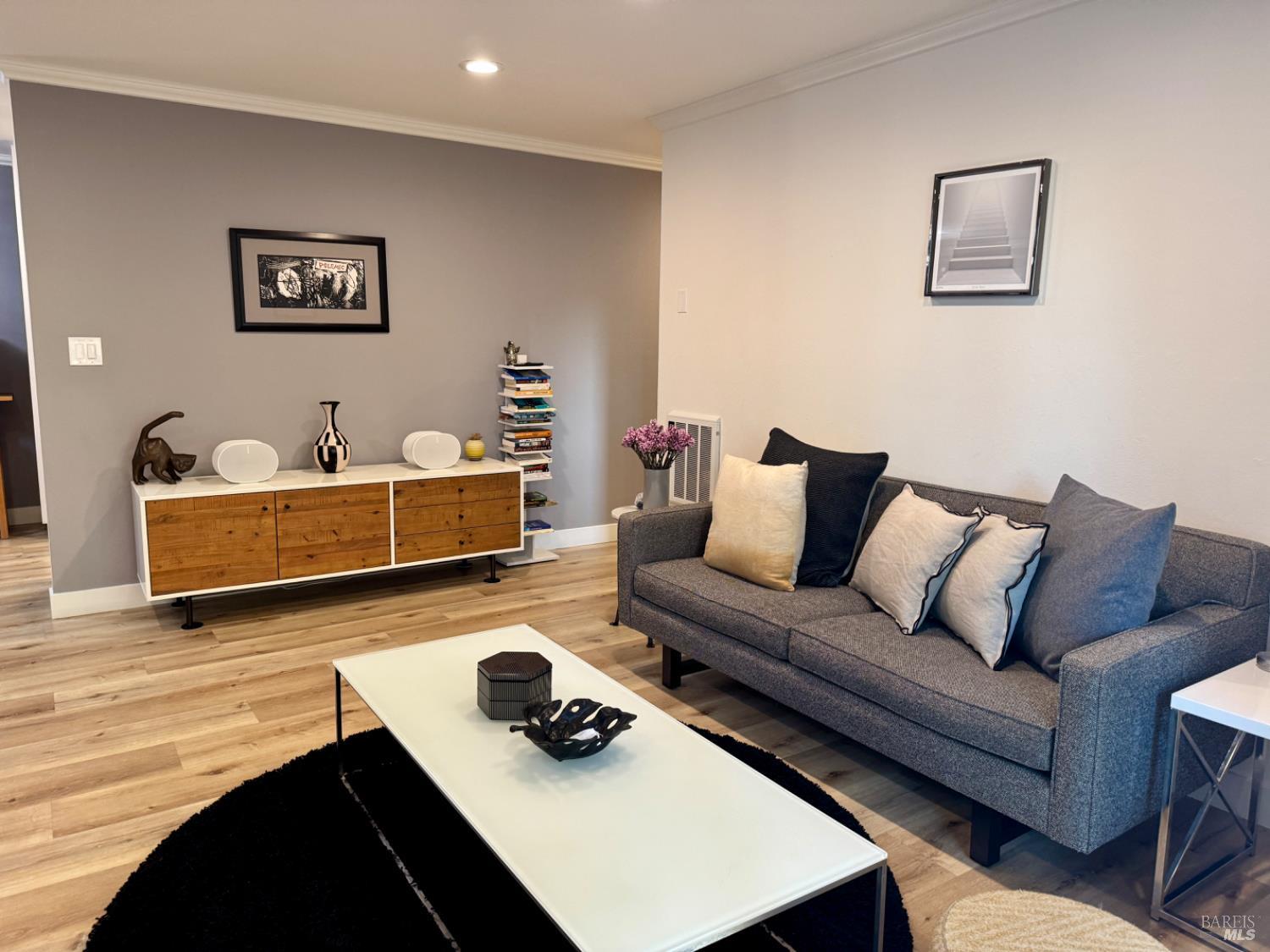 Detail Gallery Image 5 of 33 For 100 Marin Center Dr #31,  San Rafael,  CA 94903 - 2 Beds | 2 Baths