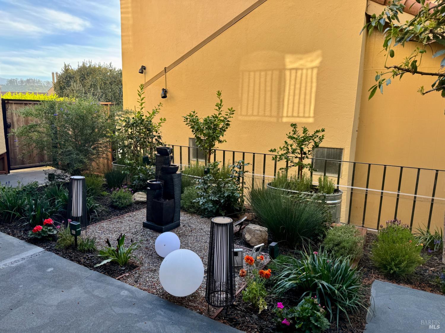 Detail Gallery Image 21 of 33 For 100 Marin Center Dr #31,  San Rafael,  CA 94903 - 2 Beds | 2 Baths