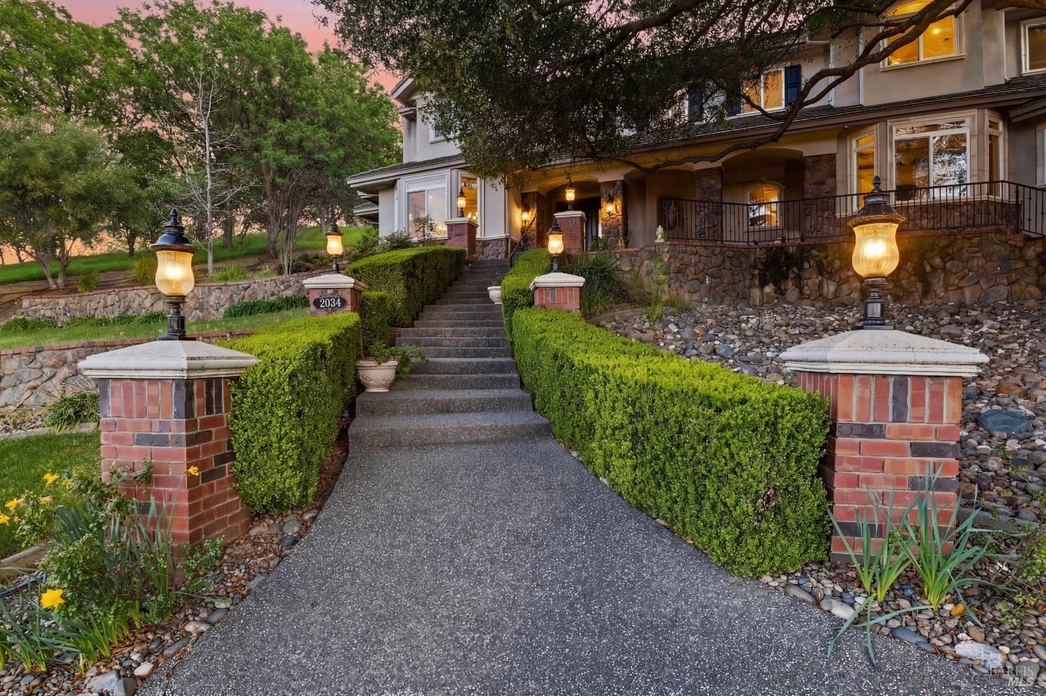 Detail Gallery Image 67 of 89 For 2054 Pinecrest Ct, Vacaville,  CA 95688 - 4 Beds | 4/1 Baths