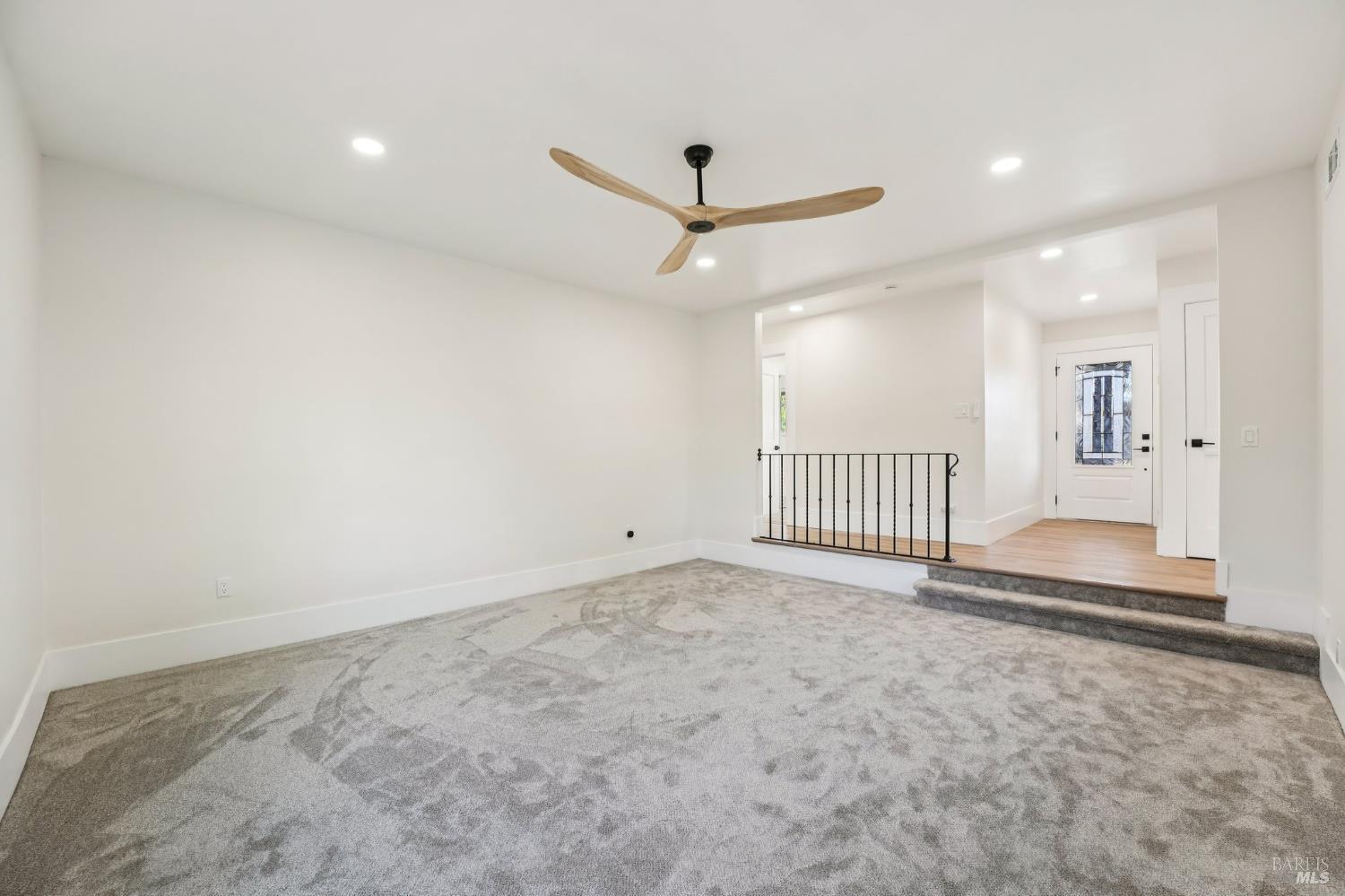 Detail Gallery Image 10 of 49 For 1662 Glazier Dr, Concord,  CA 94521 - 3 Beds | 2 Baths