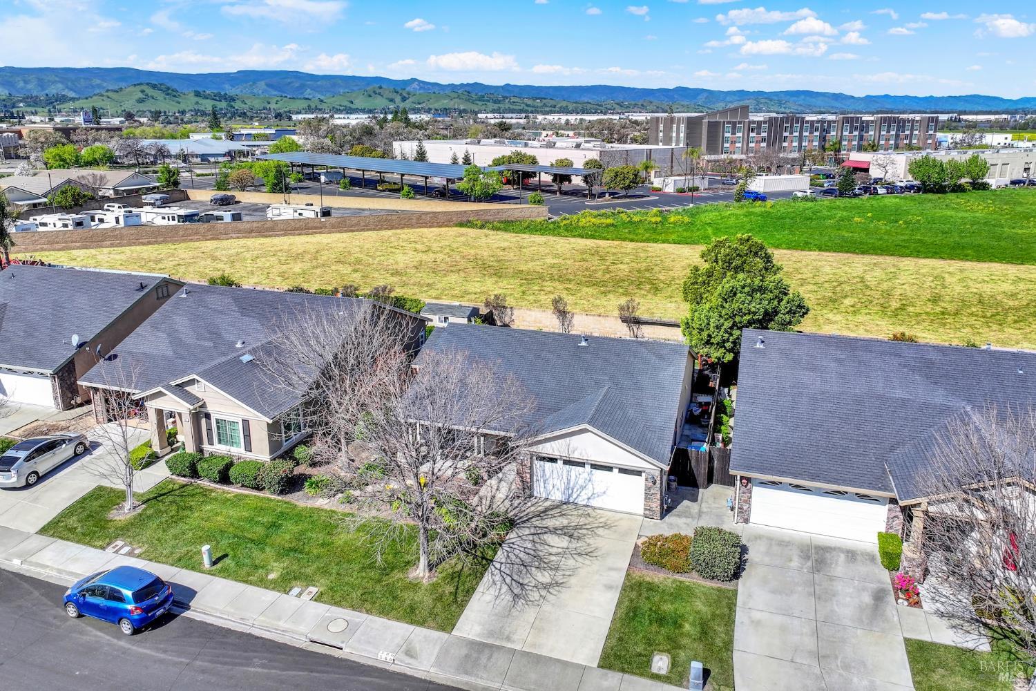 Detail Gallery Image 9 of 77 For 360 Grand Canyon Dr, Vacaville,  CA 95687 - 2 Beds | 2 Baths