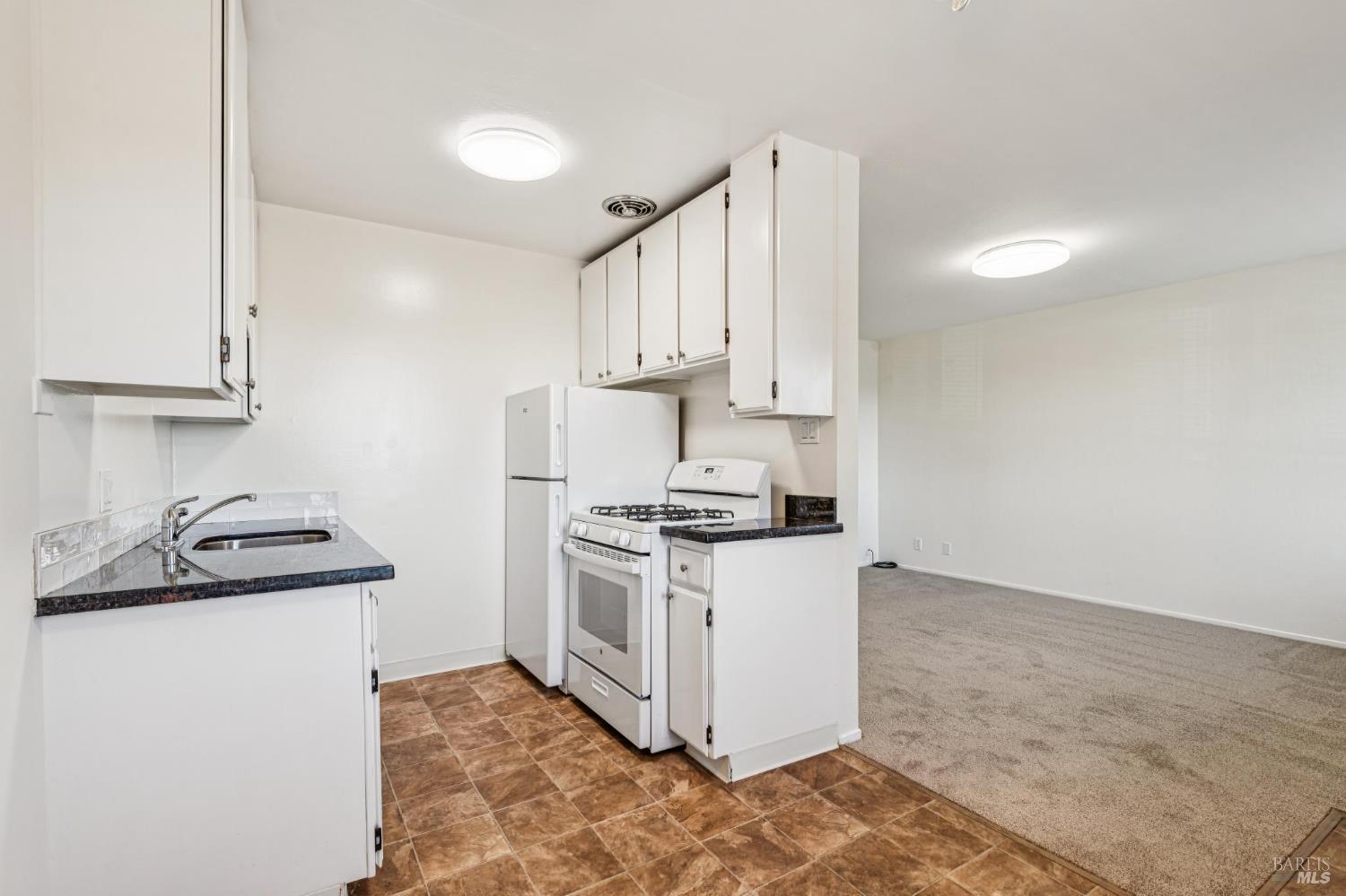 Detail Gallery Image 5 of 19 For 83 Pixley Ave #6,  Corte Madera,  CA 94925 - 1 Beds | 1 Baths