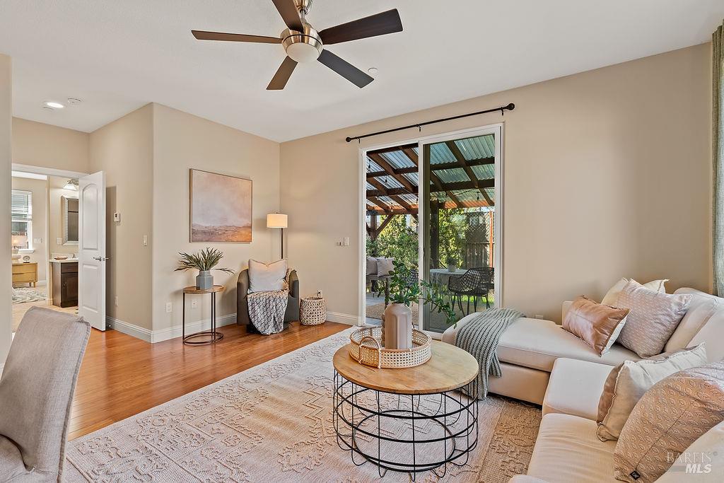 Detail Gallery Image 14 of 45 For 125 Anish Way, Windsor,  CA 95492 - 4 Beds | 3/1 Baths