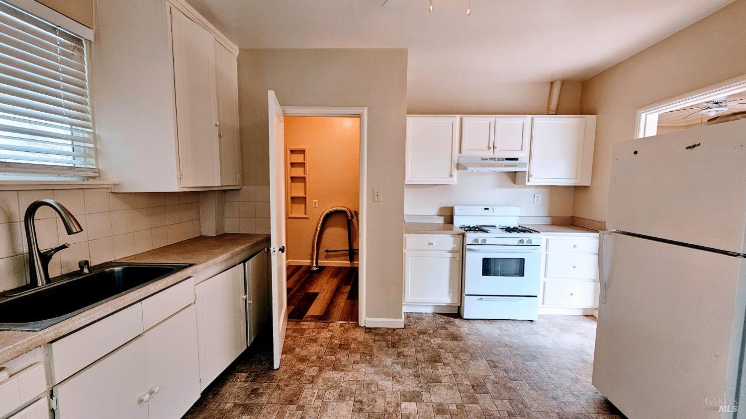 Detail Gallery Image 5 of 8 For 1448 Rice St #A,  Vallejo,  CA 94590 - 1 Beds | 1 Baths