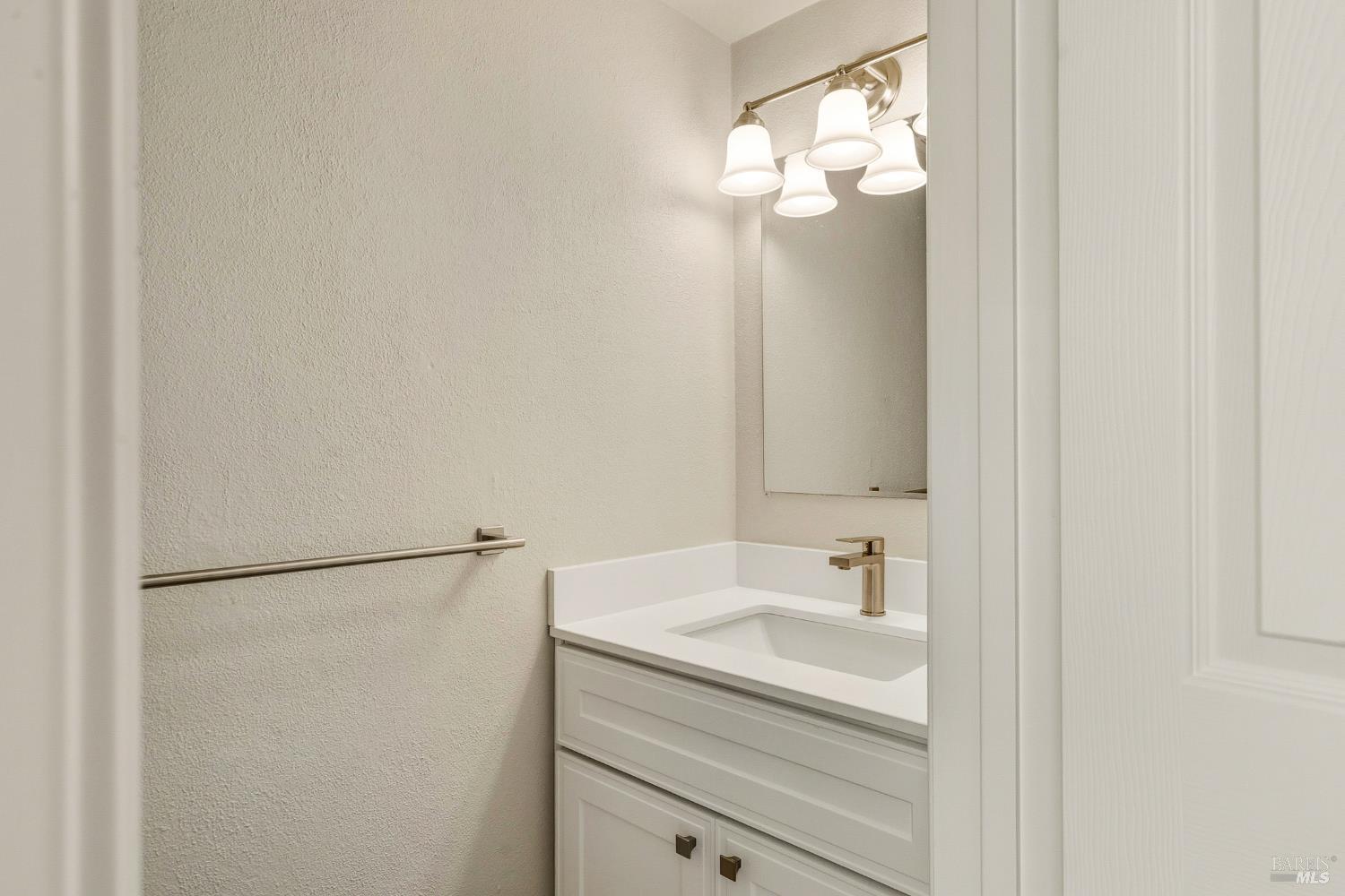 Detail Gallery Image 12 of 30 For 104 Oliva Ct #C,  Novato,  CA 94947 - 3 Beds | 1/1 Baths