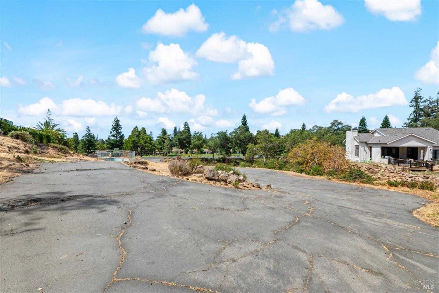 Detail Gallery Image 13 of 35 For 170 Westgate Dr, Napa,  CA 94558 - – Beds | – Baths