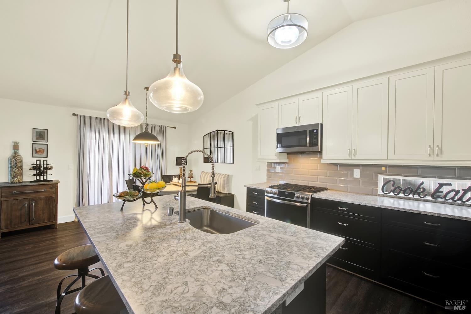 Detail Gallery Image 32 of 77 For 360 Grand Canyon Dr, Vacaville,  CA 95687 - 2 Beds | 2 Baths