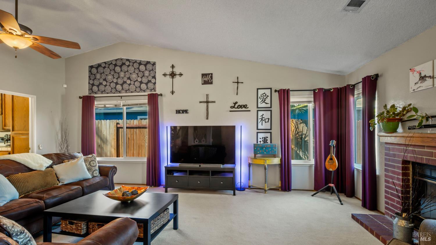 Detail Gallery Image 5 of 68 For 202 Songbird Ct, Vacaville,  CA 95687 - 4 Beds | 3 Baths