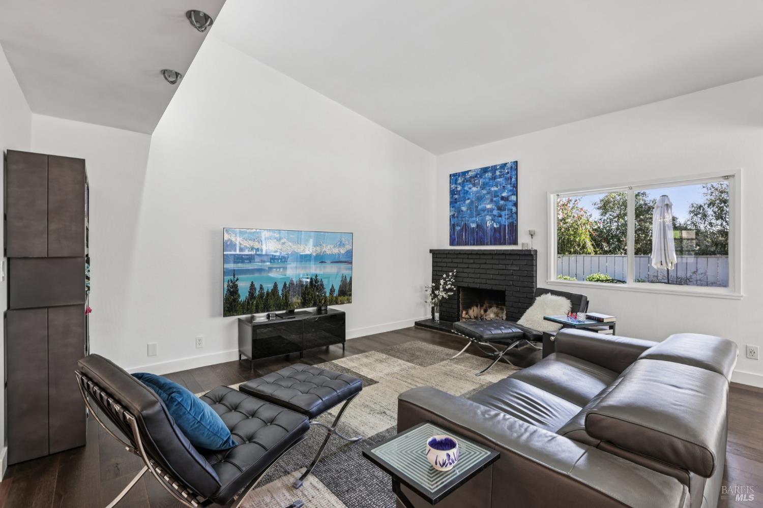 Detail Gallery Image 14 of 66 For 212 Eaton Ct, Benicia,  CA 94510 - 3 Beds | 2 Baths